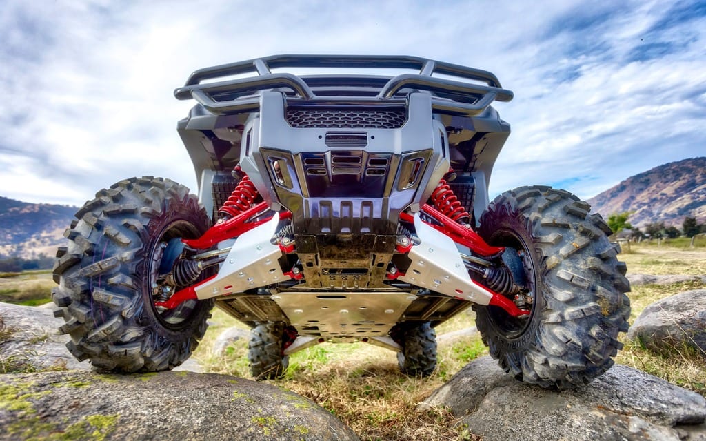 2017 Honda Pioneer 1000 LE with I-4WD Preview