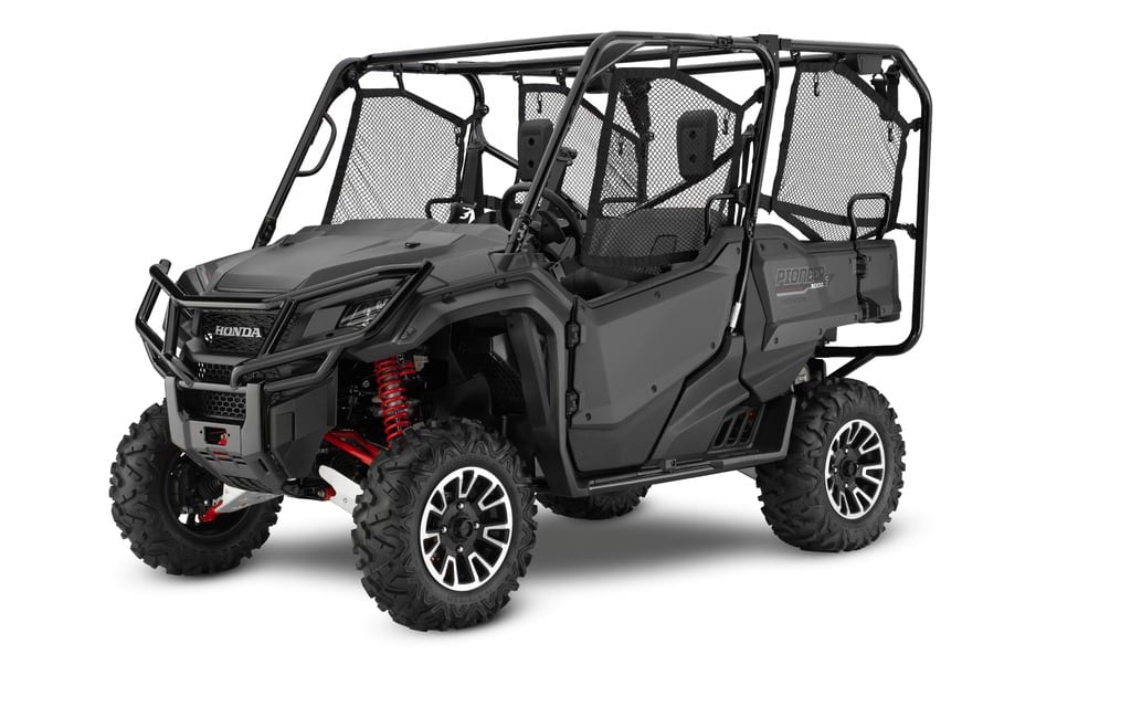 2017 Honda Pioneer 1000 LE with I-4WD Preview