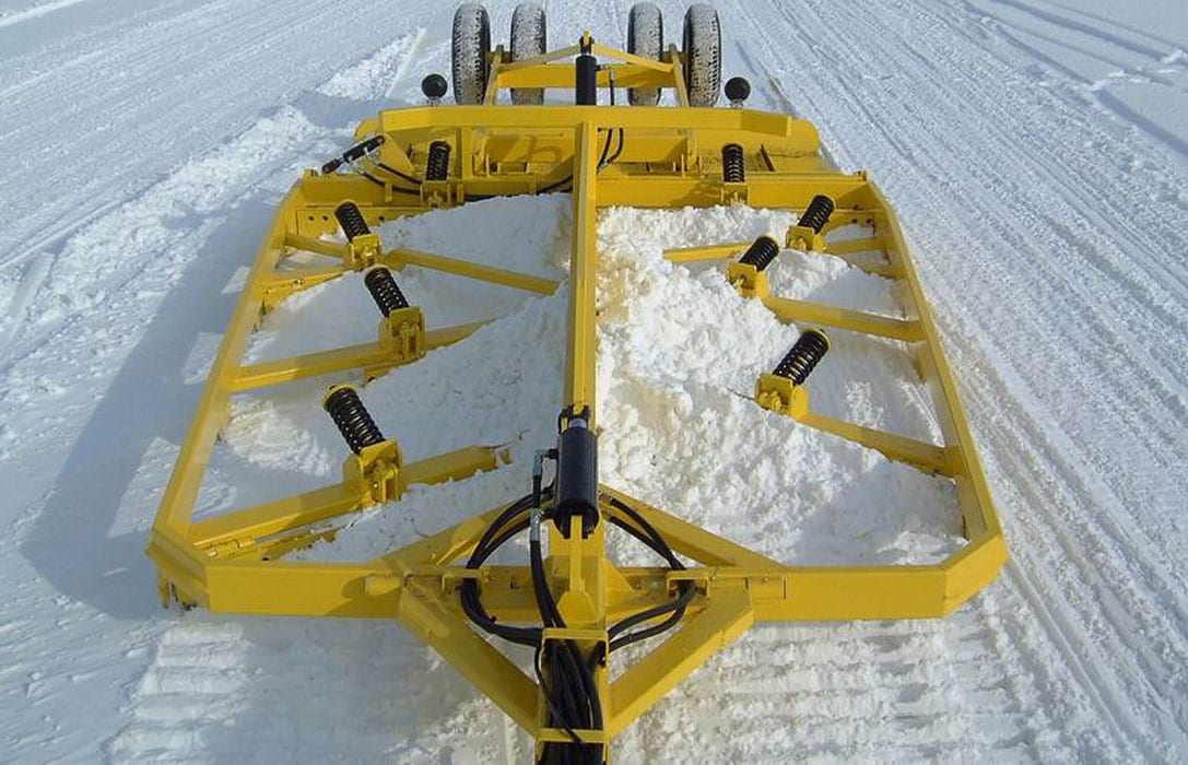 utv snow groomer