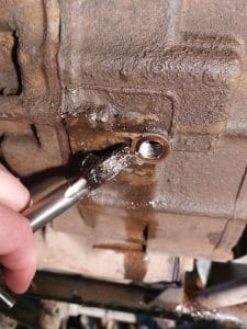 How to repair damaged threads