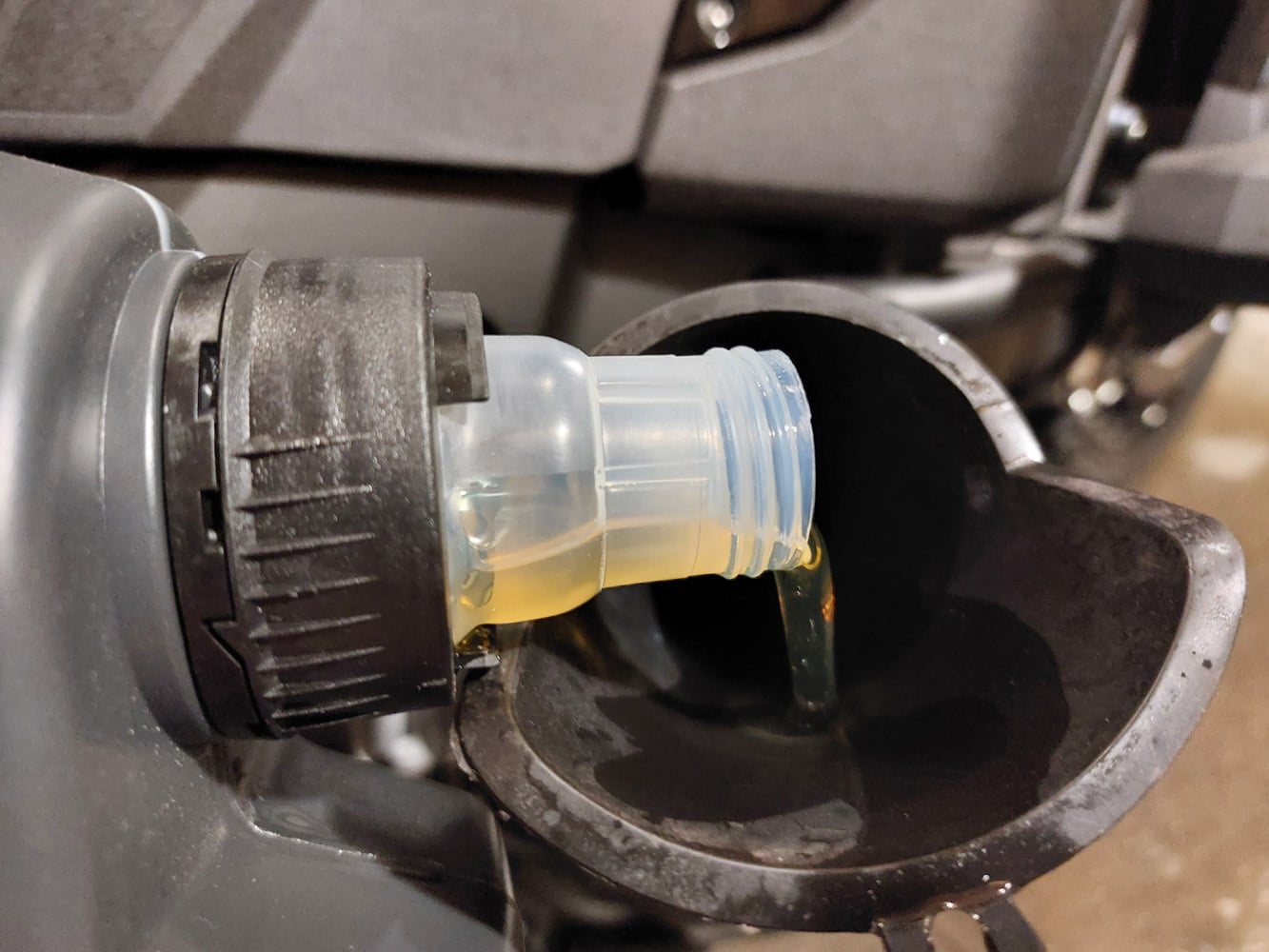 AMSOIL Synthetic ATV/UTV Front Drive Fluid