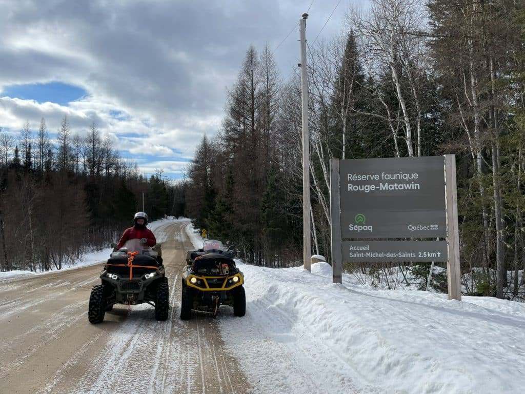 Winter-ATV-riding-in-the-Upper-Laurentians