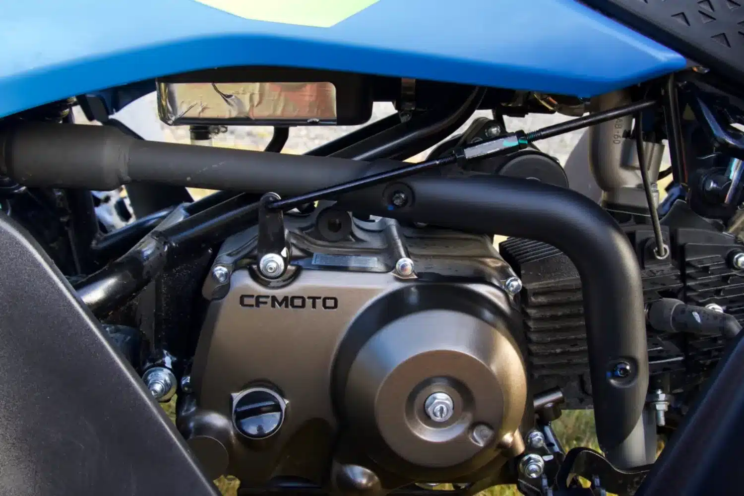 The engine has progressive power.